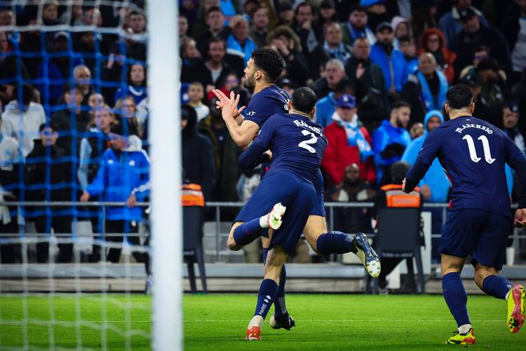 欧足联官方：迪亚斯因飞铲阿什拉夫染红追加停赛三场（欧足联确认：迪亚斯飞铲阿什拉夫吃红，追加停赛三场）