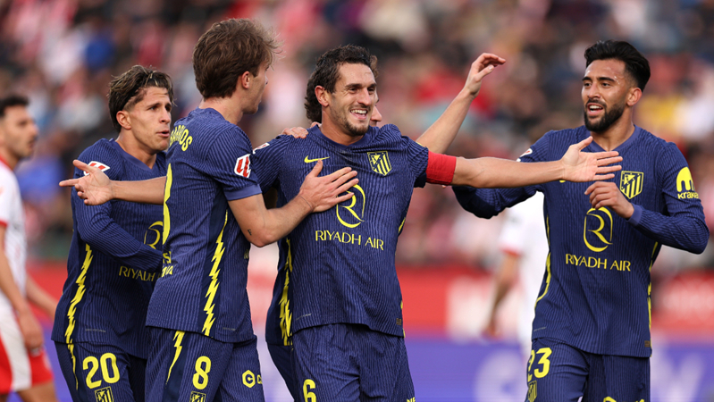 雄鹿替补席发光表现抢眼（雄鹿替补群闪耀，表现亮眼）