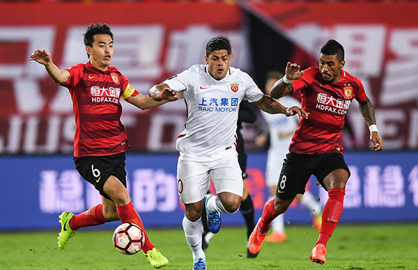 德天空：皇马有意法鹰后卫布朗，近期已派球探考察球员（德天空：皇马相中法鹰后卫布朗，近期开启球探考察）