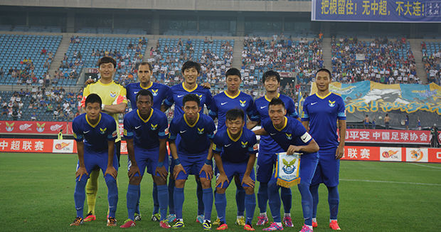 苏超风云 李成贤当着我的面嬉皮笑打闹，我真想真想给他出张牌！你们同意吗？（苏超风云：目睹李成贤嬉闹，我差点亮牌，你赞成吗？）