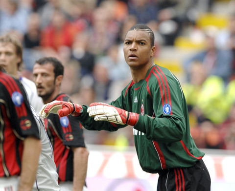 客场对阵亚美尼亚，葡萄牙进了五个，罗哥梅开二度。...（葡萄牙客场轰入5球击败亚美尼亚，罗哥梅开二度）