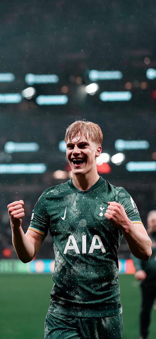 记者：海港近些年投入难比金元时代，穆斯卡特有强大调整能力（记者：海港近年投入不及金元时代，穆斯卡特调整能力出众）