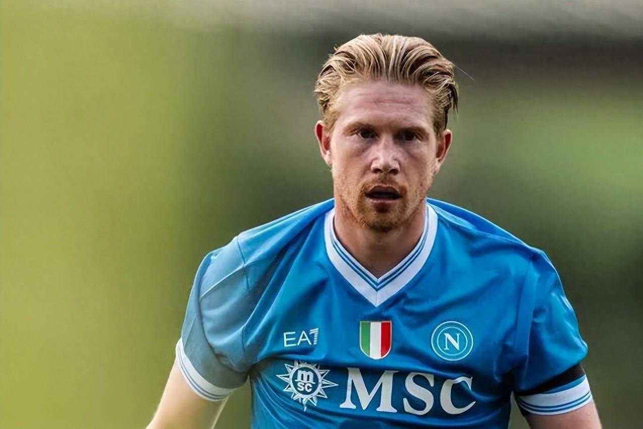 图赫尔：贝林独特的品质是能出现在9号位打进看似简单的进球（图赫尔称贝林的独到之处在于能化身9号位，打进看似轻松的进球）