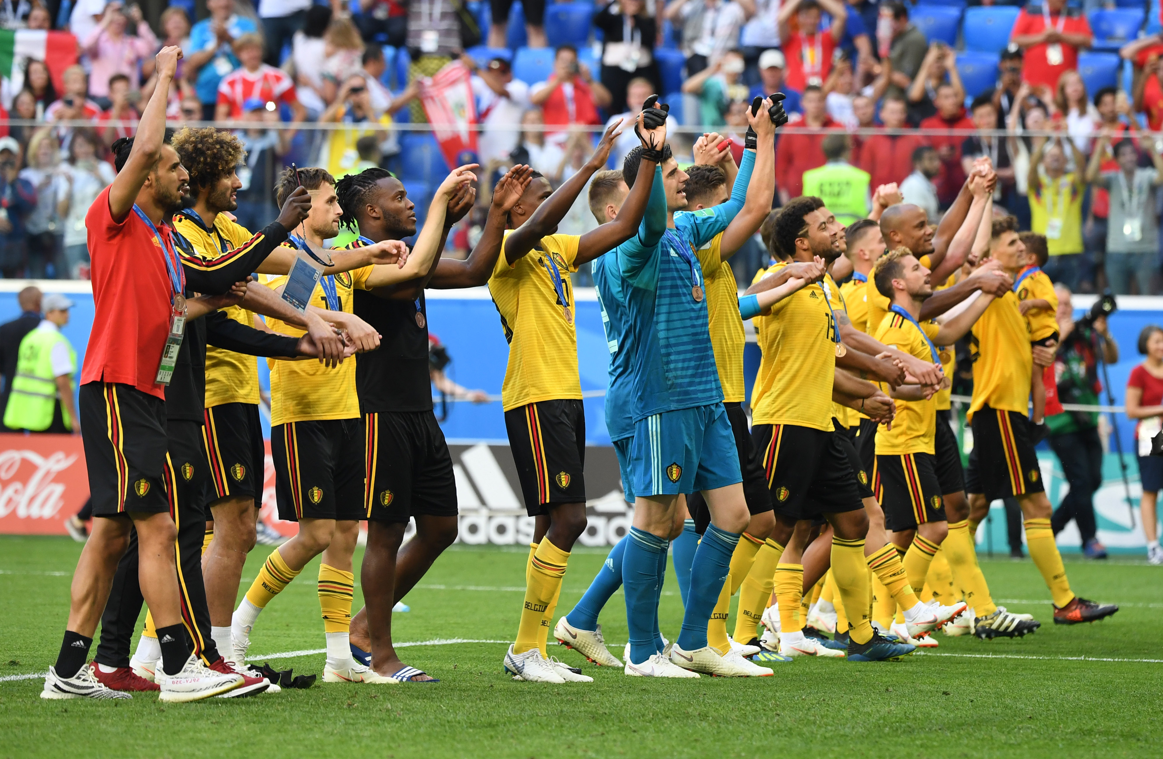 桑德兰主帅勒布里斯否认有意莱比锡前锋奥蓬达：这是假新闻（桑德兰主帅勒布里斯驳斥有意莱比锡前锋奥蓬达传闻：纯属假消息）