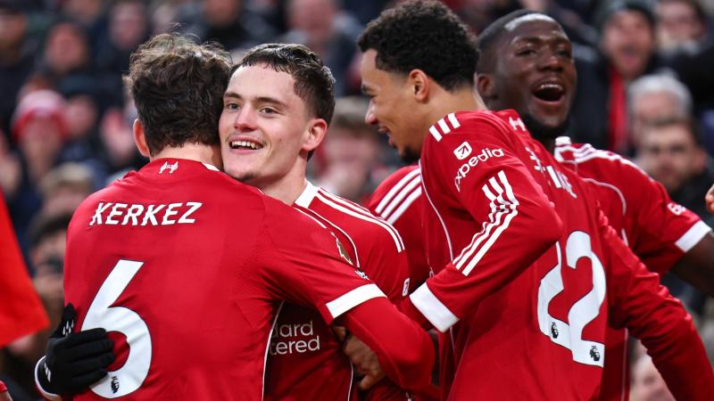 国脚伤愈复出，送出助攻稳定军心（国脚康复回归，一记助攻稳住士气）